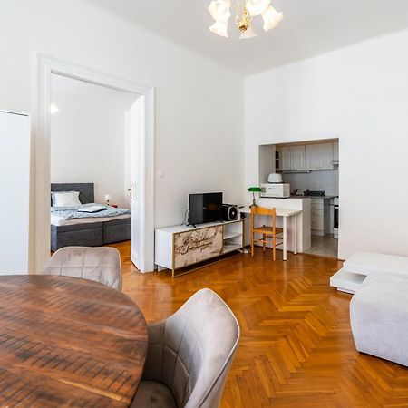 Apartments Vezenska Прага Номер фото