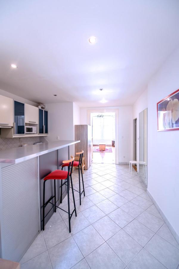 Apartments Vezenska Прага Екстер'єр фото