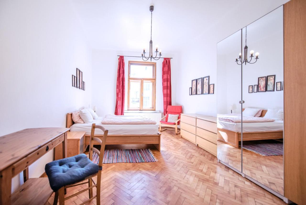 Apartments Vezenska Прага Екстер'єр фото