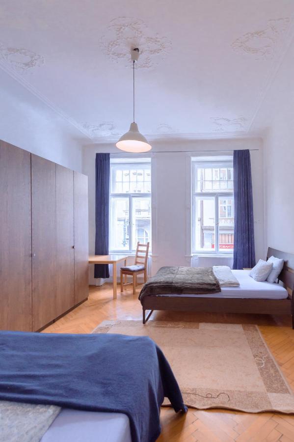 Apartments Vezenska Прага Екстер'єр фото