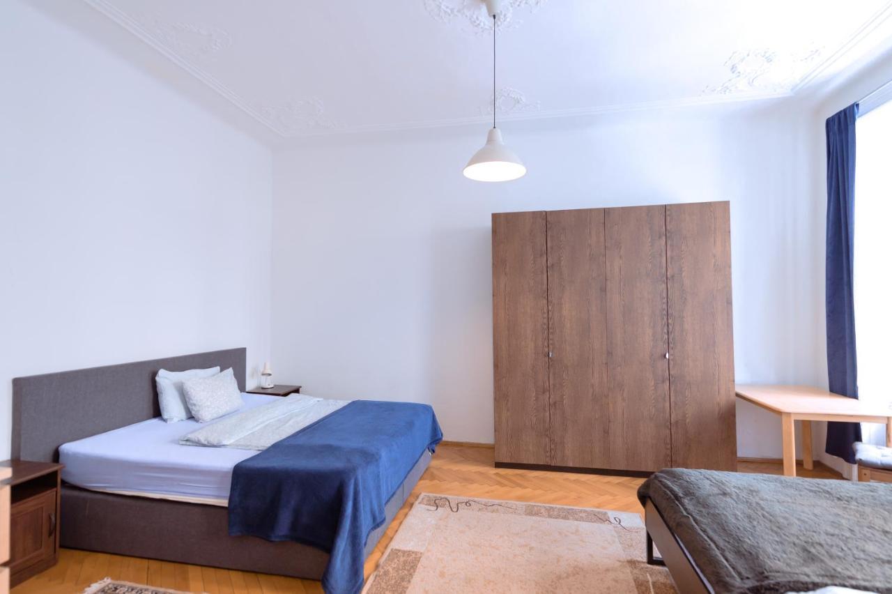 Apartments Vezenska Прага Екстер'єр фото
