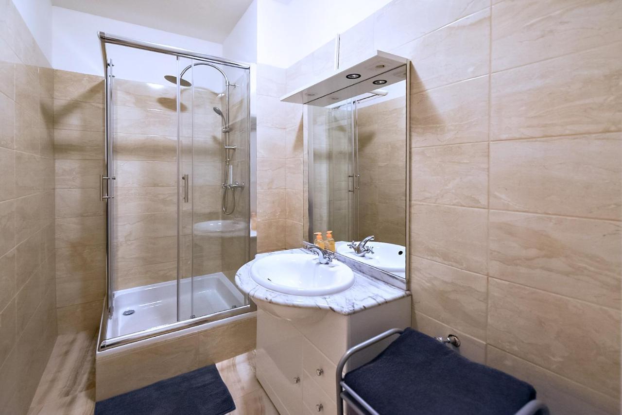Apartments Vezenska Прага Екстер'єр фото
