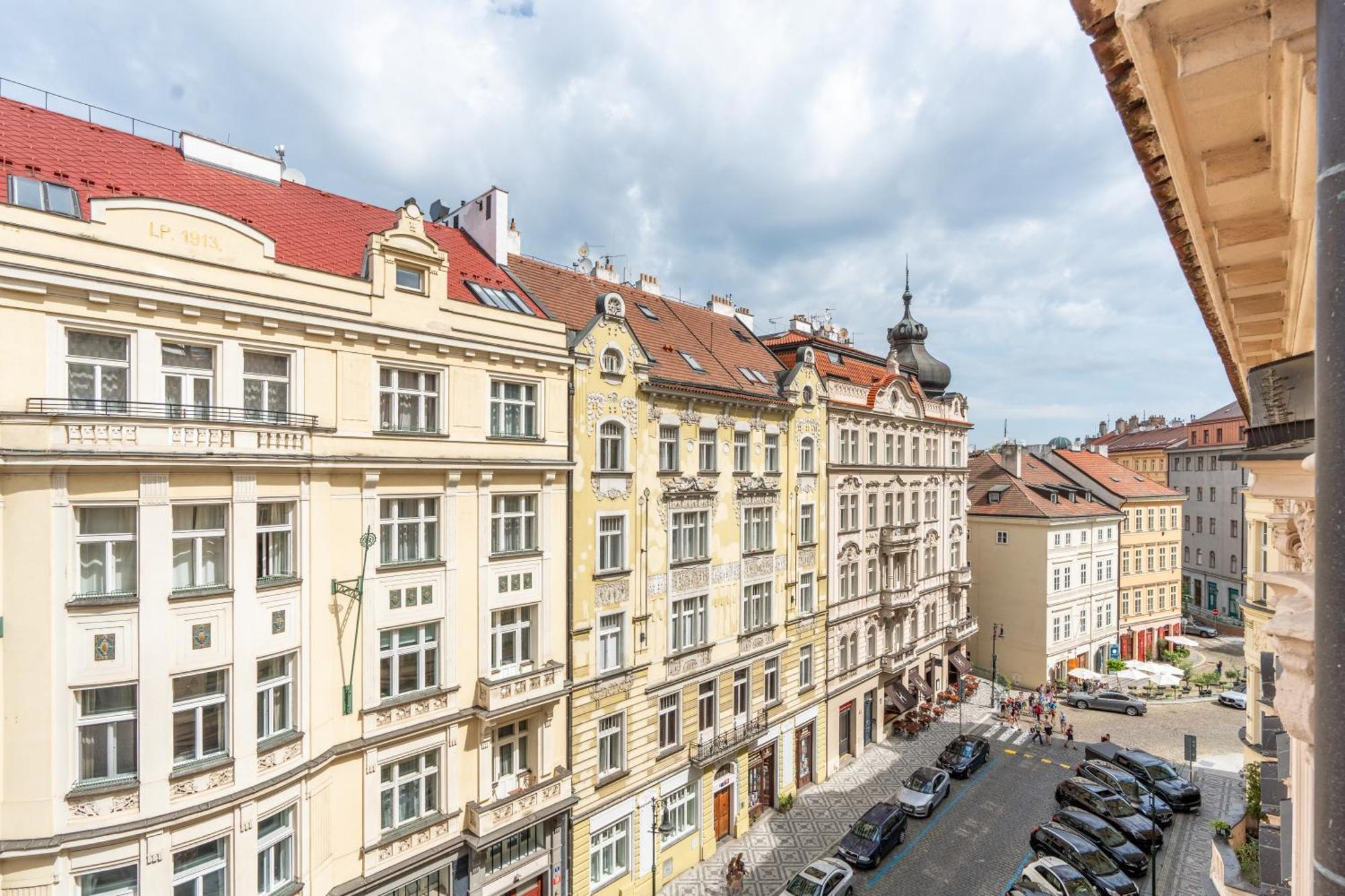 Apartments Vezenska Прага Номер фото