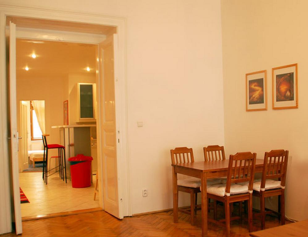 Apartments Vezenska Прага Номер фото