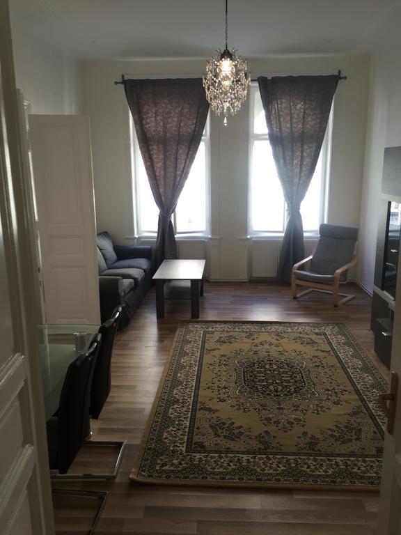Apartments Vezenska Прага Екстер'єр фото