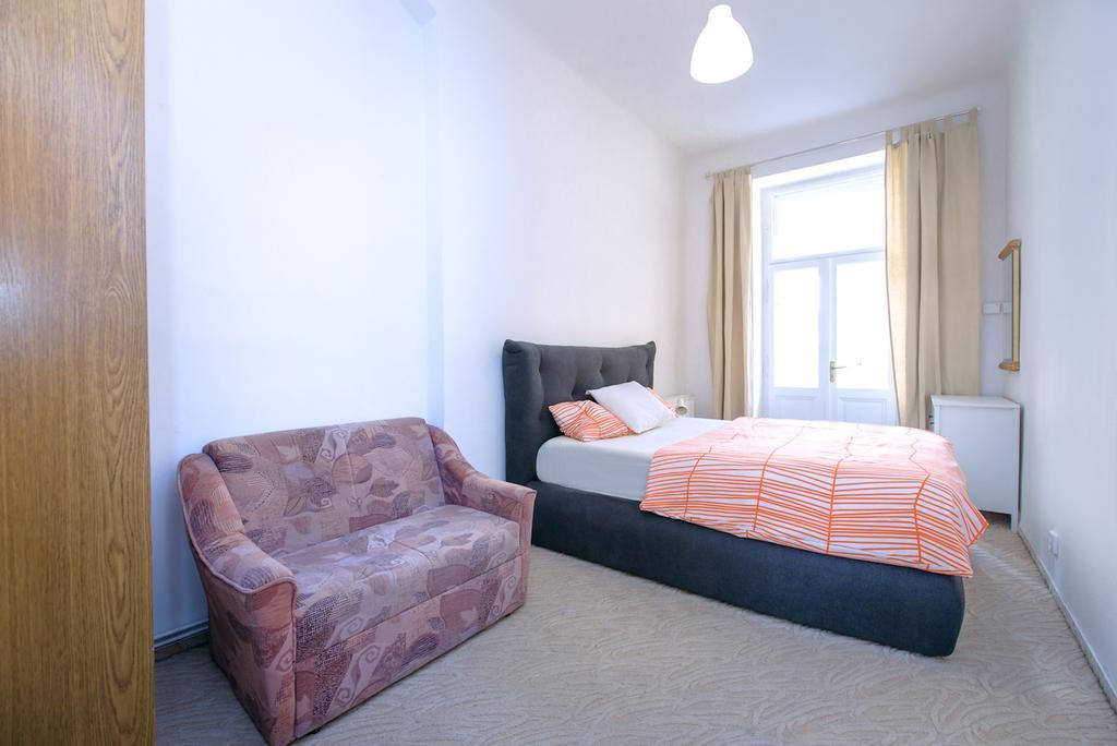 Apartments Vezenska Прага Екстер'єр фото