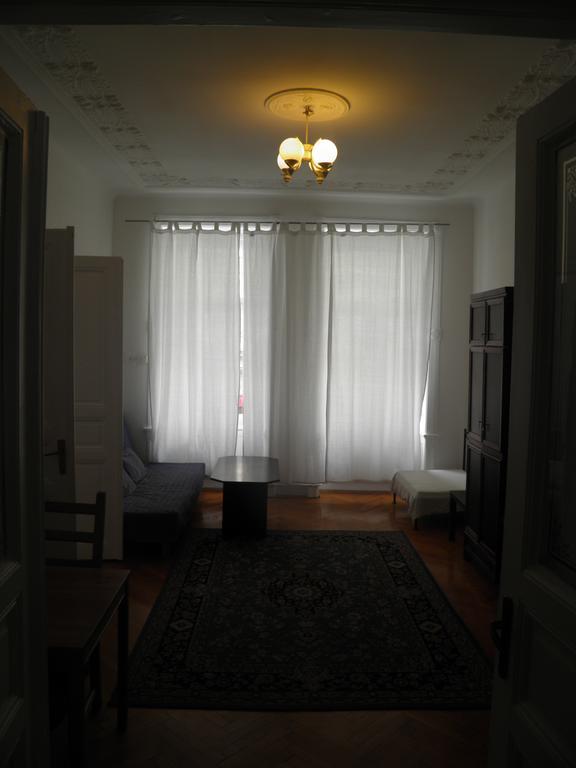 Apartments Vezenska Прага Екстер'єр фото